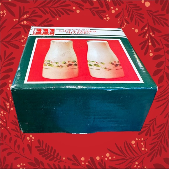 VINTAGE Christmas Holiday Porcelain Salt and Pepper Shakers NWB Made in Japan - Picture 4 of 8